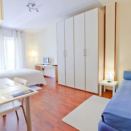 Rooms Rent Vesuvio B&B Napoli Bagian luar foto