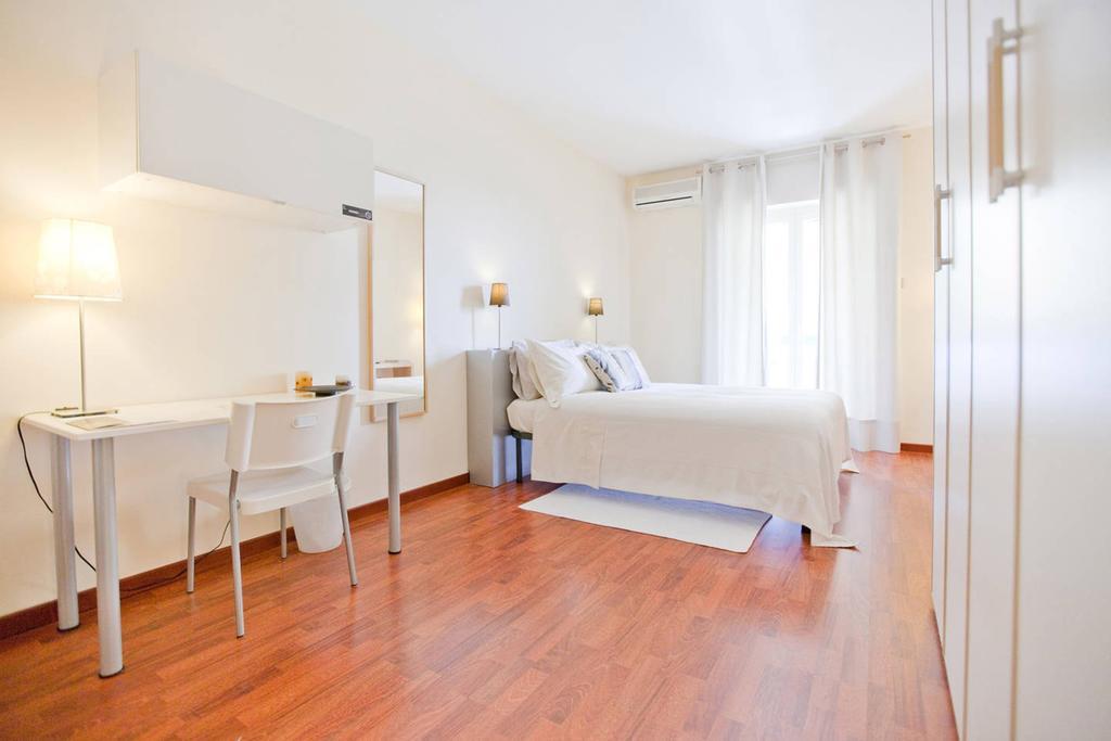 Rooms Rent Vesuvio B&B Napoli Bagian luar foto