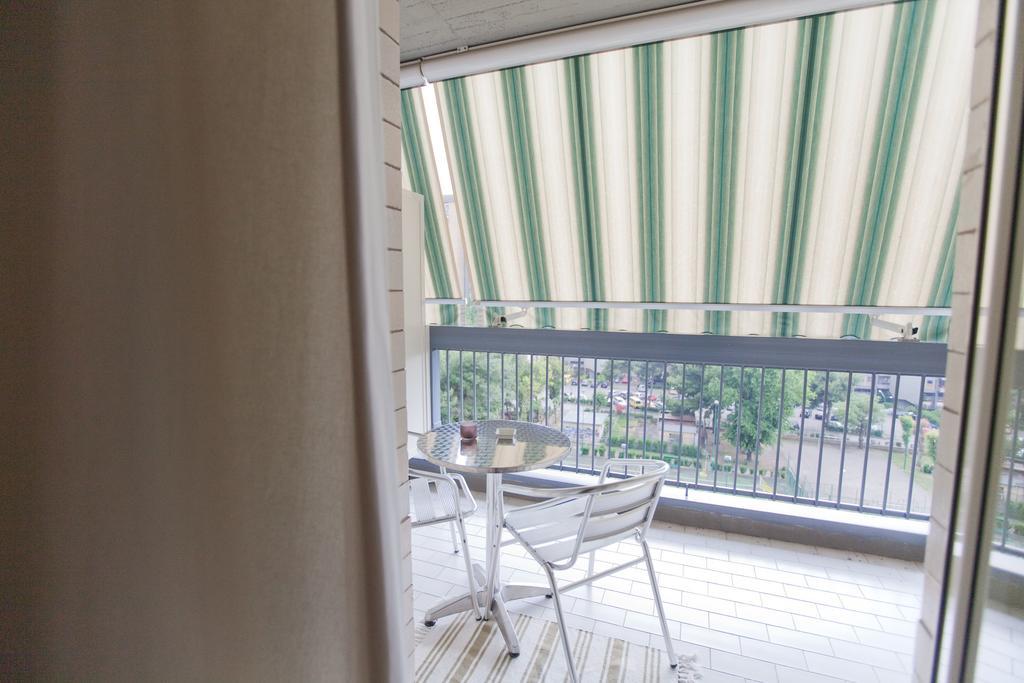 Rooms Rent Vesuvio B&B Napoli Bagian luar foto