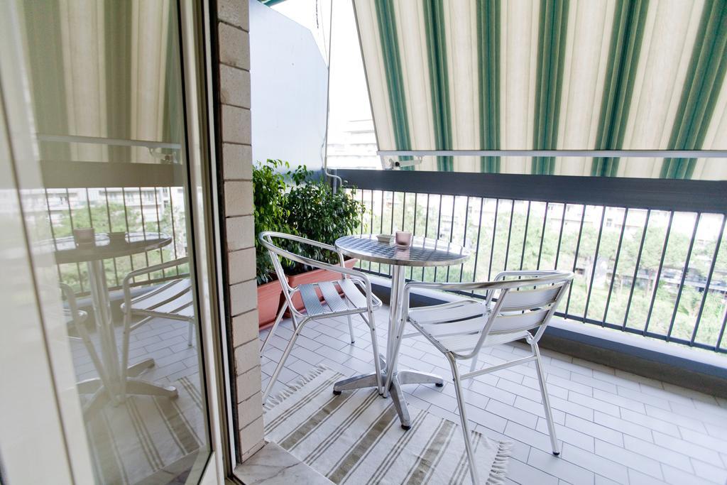 Rooms Rent Vesuvio B&B Napoli Bagian luar foto