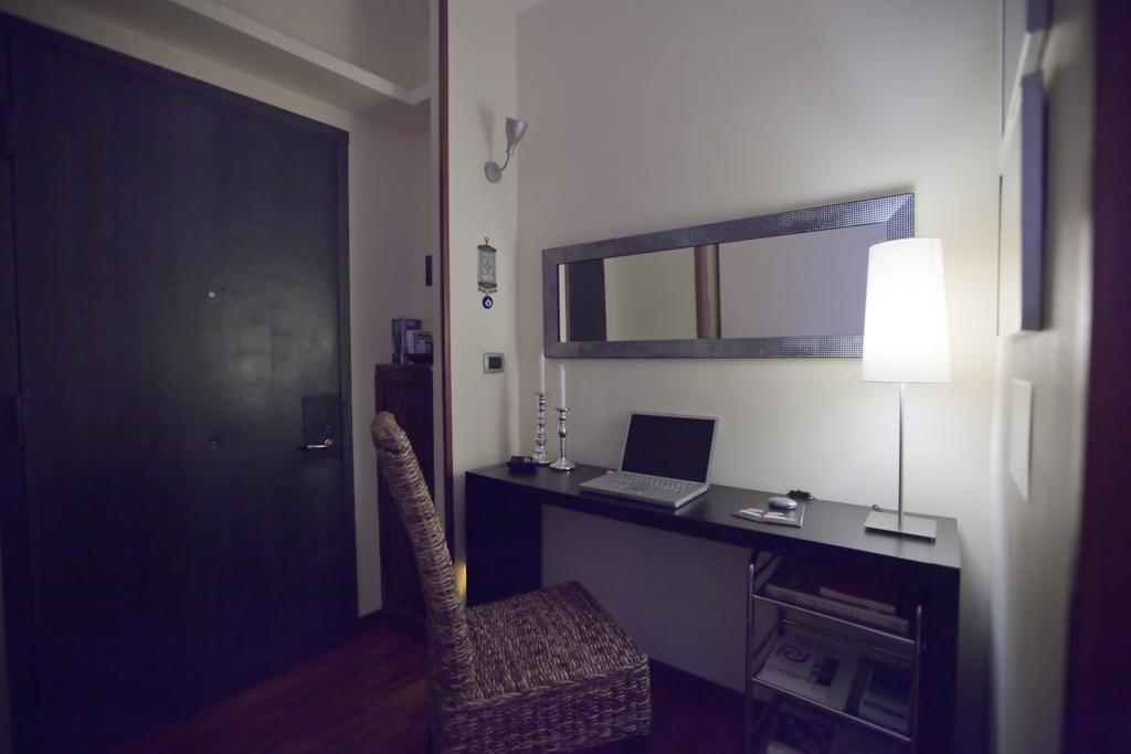 Rooms Rent Vesuvio B&B Napoli Bagian luar foto