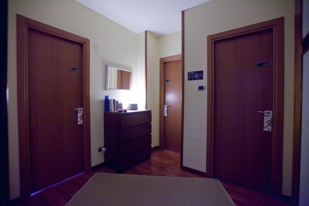Rooms Rent Vesuvio B&B Napoli Bagian luar foto